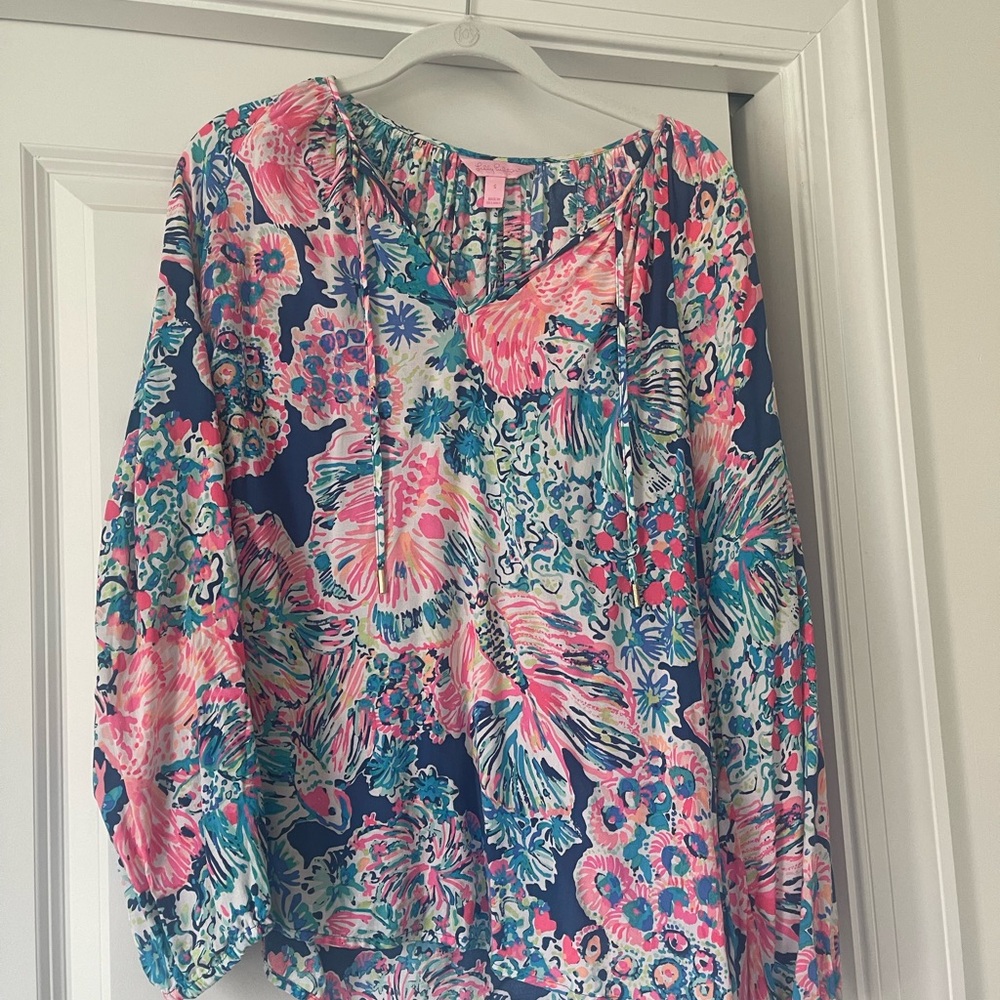 Lily Pulitzer multi color top. Very stylish and comfy.